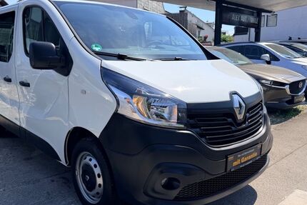 Renault Trafic 175.000 km 8.450 &euro; München 81825
