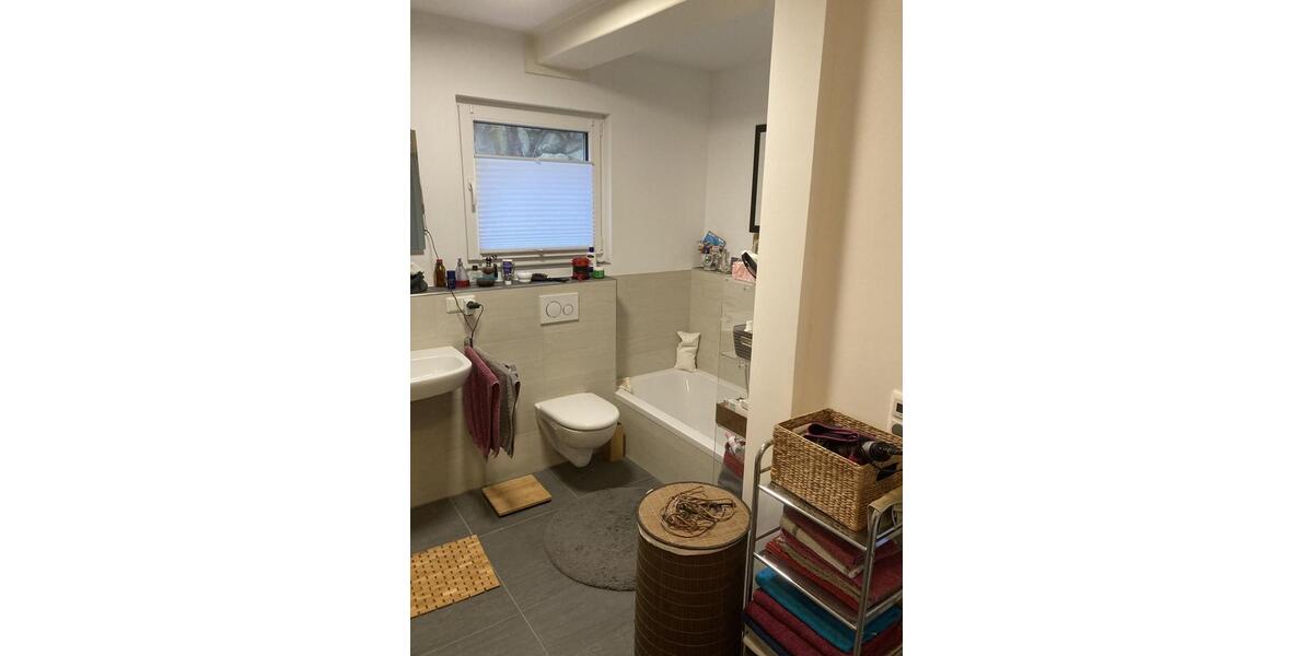 Erdgeschoßwohnung Gauting - 3 Zimmer, 123 m&sup2;, 1.790&euro; | Angebot:25655937