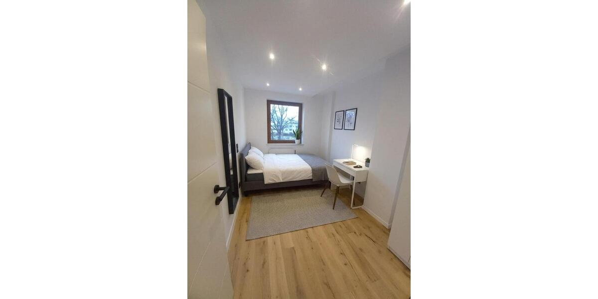 Etagenwohnung München Sendling-Westpark - 5 Zimmer, 13 m&sup2;, 715&euro; | Angebot:26641674