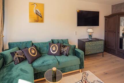 Wunderschöne City Wohnung im Zentrum von Dachau mit Blick auf den Schlosspark! Vollständig möbliert. 1 zimmer