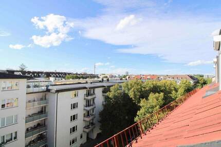 Attraktive Dachgeschosswohnung mit Blick über die Dächer Schwabings 2 zimmer