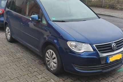 VW Touran 219.758 km 1.999 &euro; Taufkirschen 82024