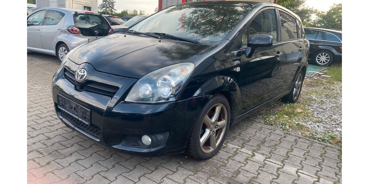 Toyota Corolla Verso 236.543 km 1.700 &euro; München 81243