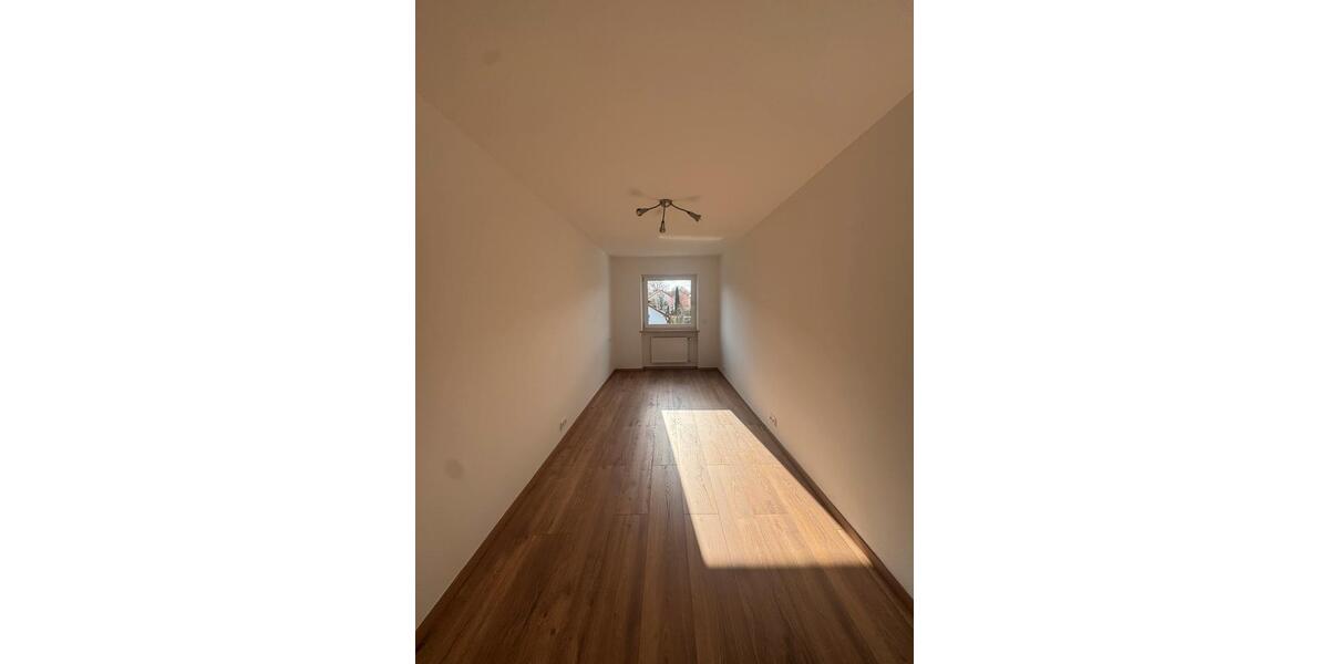 Reihenhaus Neufahrn bei Freising Mintraching-Grüneck - 7 Zimmer, 140 m&sup2;, 2.750&euro; | Angebot:26066116