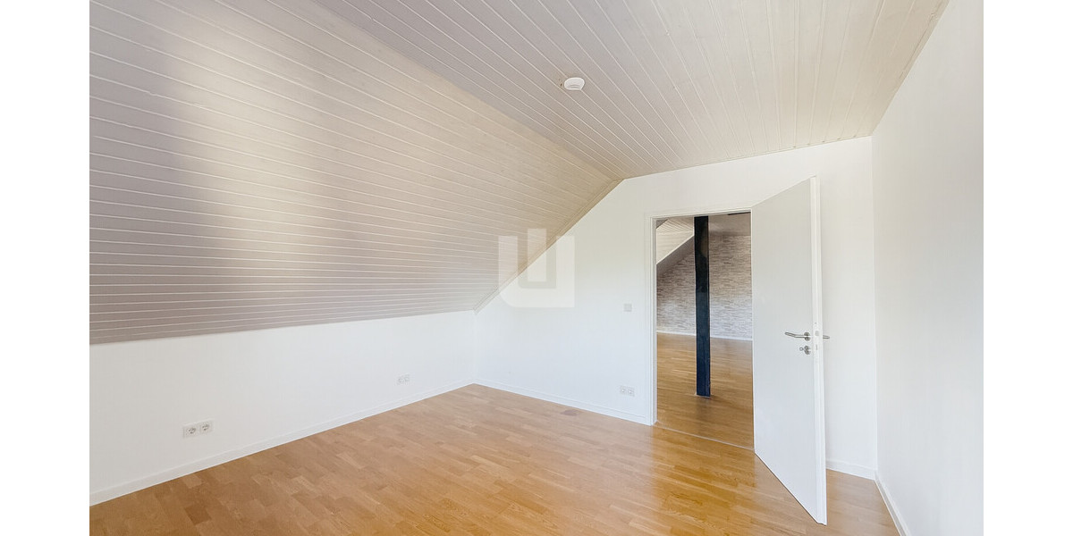 WINDISCH IMMOBILIEN - Gut geschnittene Dachgeschosswohnung, für den Käufer provisionsfrei! - Dachgeschoßwohnung Gröbenzell | Angebot:22627602