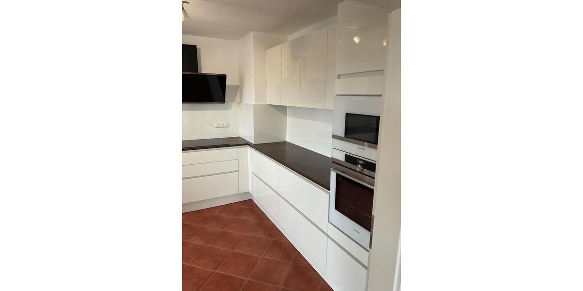 Etagenwohnung Holzkirchen - 2.5 Zimmer, 90 m&sup2;, 1.400&euro; | Angebot:25218962