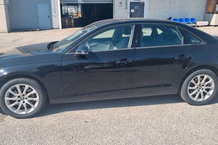 Audi A4 207.330 km 11.990 &euro; Mûnchen 81737