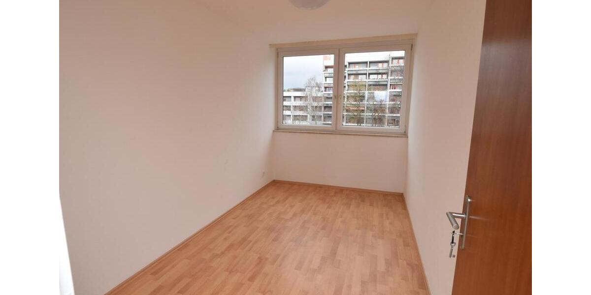 Etagenwohnung Unterhaching - 3 Zimmer, 70 m&sup2;, 1.750&euro; | Angebot:26226424