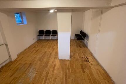 50 m² Lager- oder Bürofläche mit eigener Tür zimmer