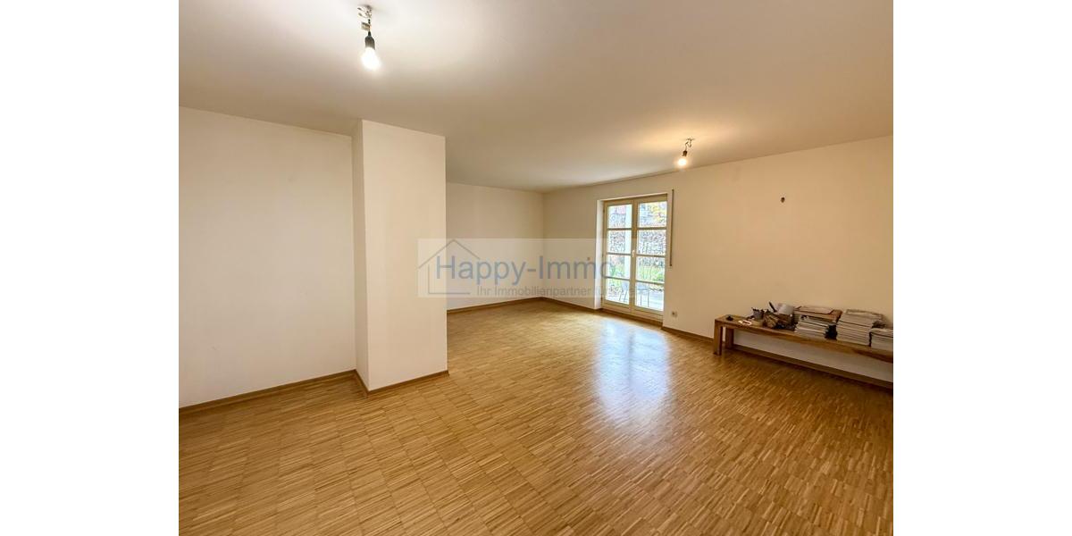 270 qm eigener Garten 2 Terrassen 2 Zimmerwhg EBK Duplex TG unten 2 zimmer