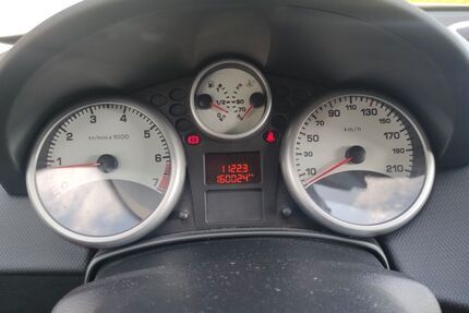 Peugeot 207 160.000 km 1.900 &euro; München 81827