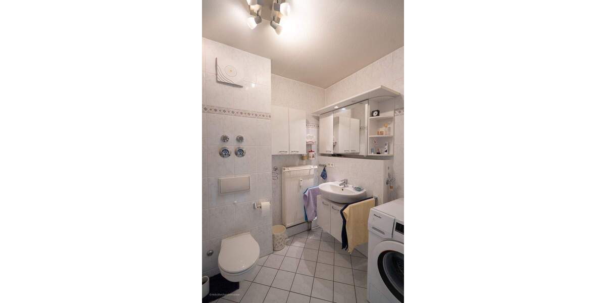 ***Heike Borchers Immobilien***Attraktive Dachterrassenwohnung im Herzen Unterhachings*** 3 zimmer