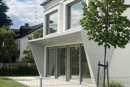 Neubau Einfamilienhaus: Tiefgarage, niedrige Nebenkosten und möglicher Einliegerwohnung 6 zimmer