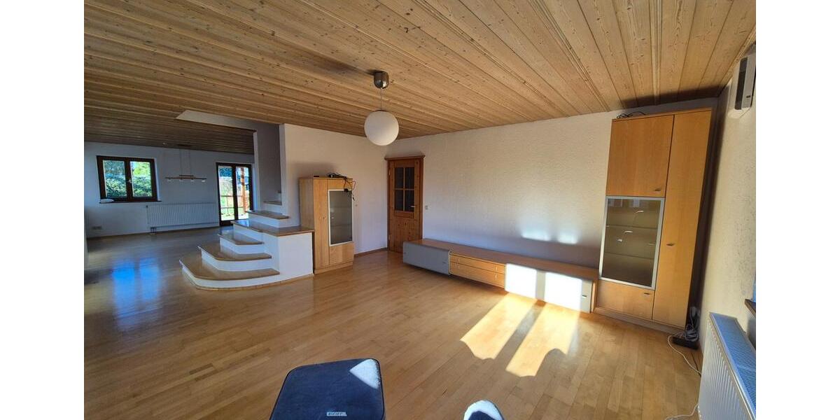 Einfamilienhaus Finsing - 7 Zimmer, 200 m&sup2;, 2.990&euro; | Angebot:25382084