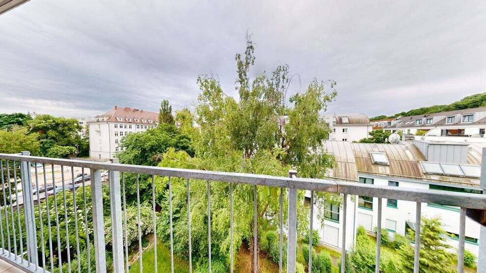 FUNKTIONAL | Traumhafte Park-Lage, Süd-Balkon nahe U-Bahn Scheidplatz, KEIN Aufzug!