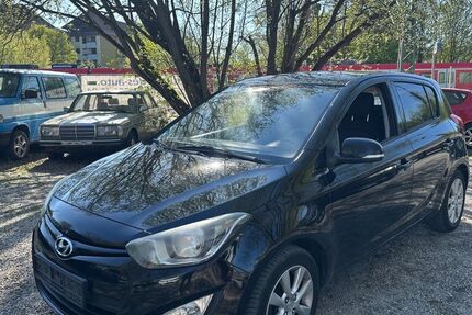 Hyundai i20 218.210 km 1.550 &euro; München 81929