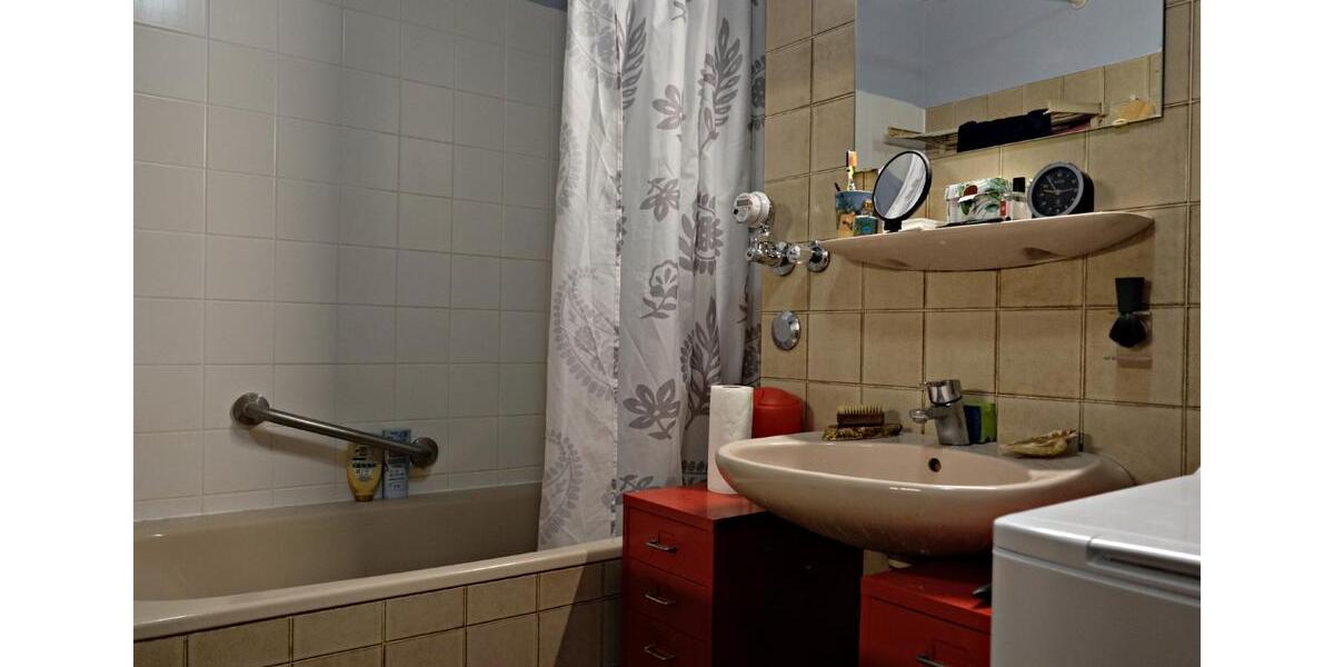 Möbliertes, helles, 23qm-großes Zimmer mit Balkon im grünen, ruhi 1 zimmer