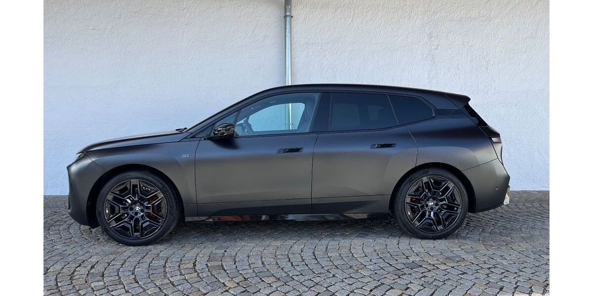 BMW iX 9.886 km 88.490 &euro; München 81245