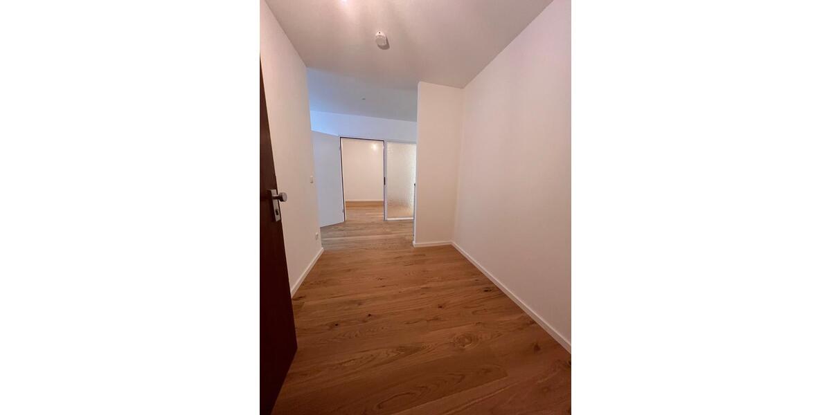 freie, renovierte, ruhige und elegante 2,5-Zimmer Whg.(Innenhof) 2.5 zimmer