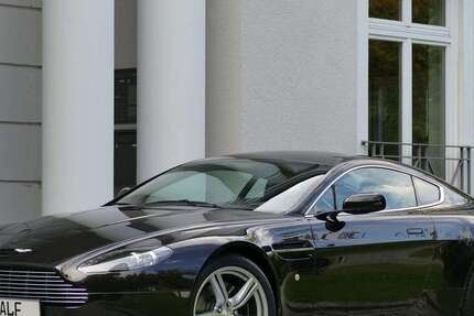 Aston Martin Vantage 55.000 km 56.800 &euro; Grünwald 82031