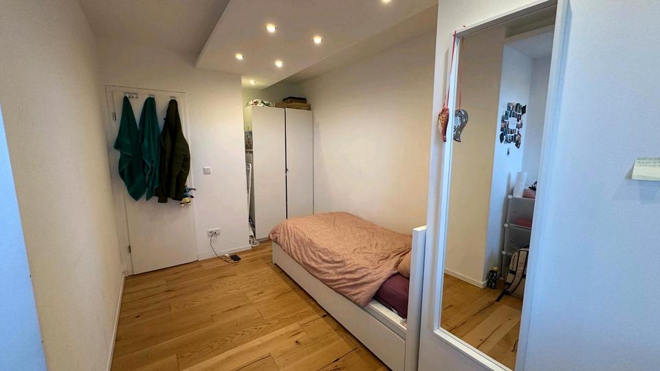 Modernes WG Zimmer Nöhe Olympiapark für junge Leute 4 zimmer