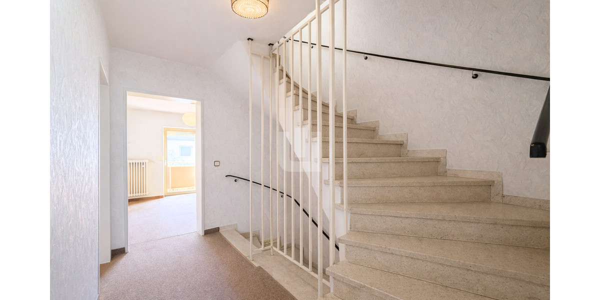 WINDISCH IMMOBILIEN - Renovierungsbedürftiges RMH mit viel Potential in familienfreundlicher Lage - Reihenmittelhaus Olching / Geiselbullach Geiselbullach | Angebot:25852870