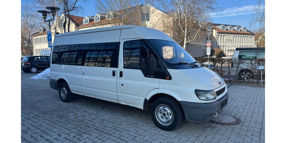 Ford Transit 272.000 km 4.800 &euro; München 81829