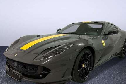 Ferrari 812 2.573 km 579.900 € Grünwald 82031