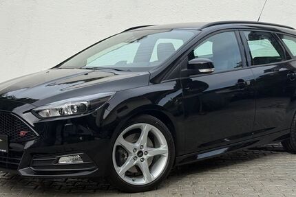 Ford Focus 84.000 km 15.190 &euro; Fürstenfeldbruck 82256