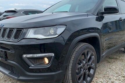 Jeep Compass 25.760 km 21.690 &euro; München 81827