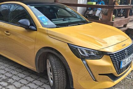 Peugeot 208 31.000 km 12.599 &euro; Icking 82057