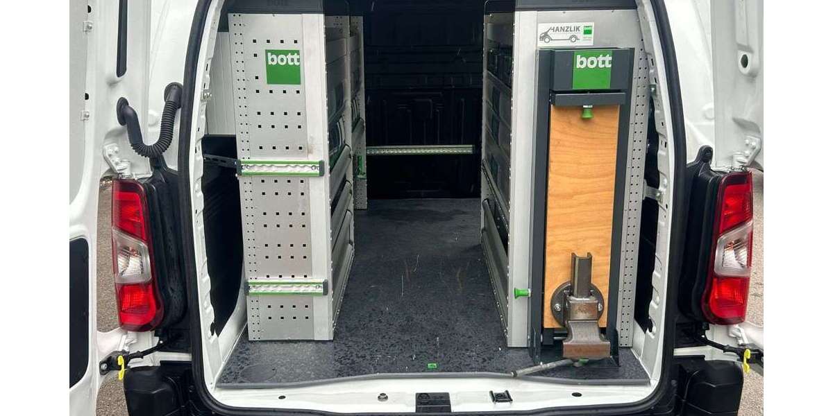 Peugeot Partner 71.020 km 14.990 € München 81825