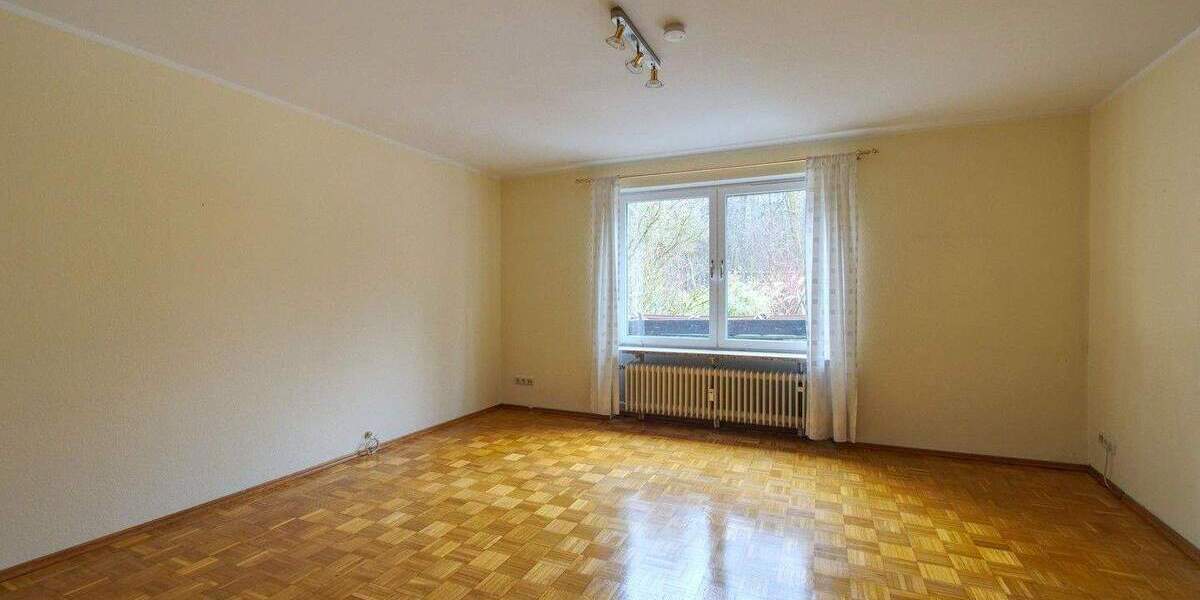 Provisionsfrei - Doppelhaushälfte mit traumhaftem Garten in absolut ruhiger Lage in Großhadern 3 zimmer