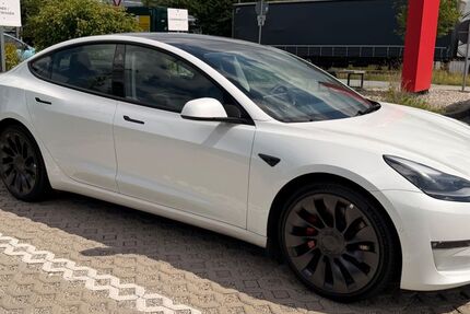 Tesla Model 3 65.000 km 25.000 &euro; München 80935