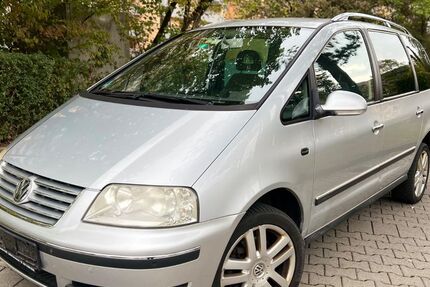 VW Sharan 300.000 km 2.680 &euro; München 81735
