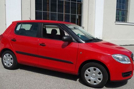 Skoda Fabia 82.000 km 3.990 &euro; München 81249