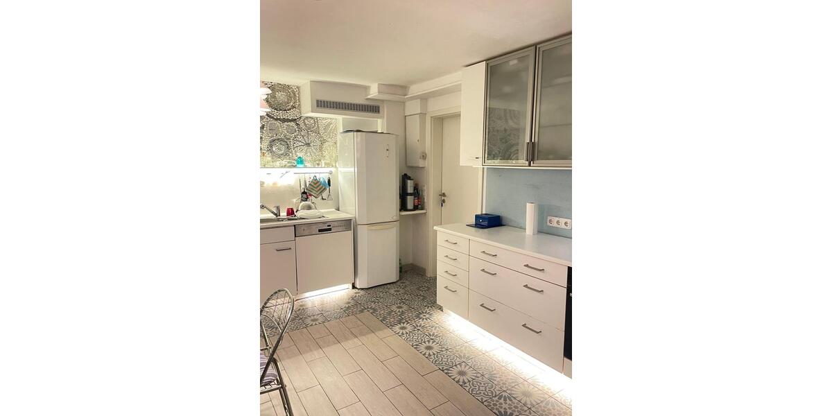 1 Zimmer in WG (möbliert) 30 zimmer