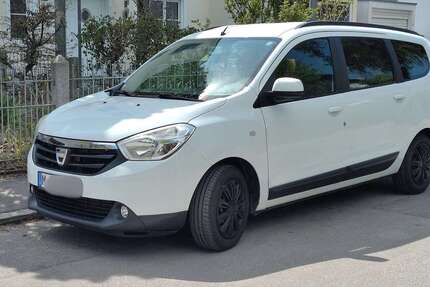 Dacia Lodgy 163.390 km 4.400 &euro; München 81739