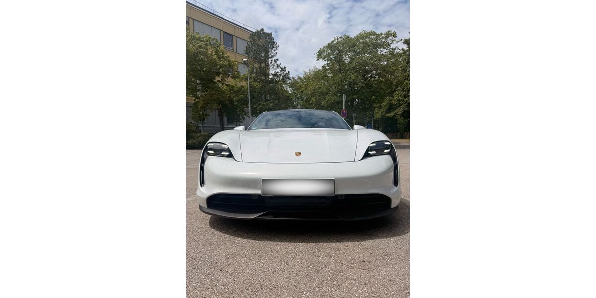 Porsche Taycan 30.152 km 57.900 &euro; Pullach 82049