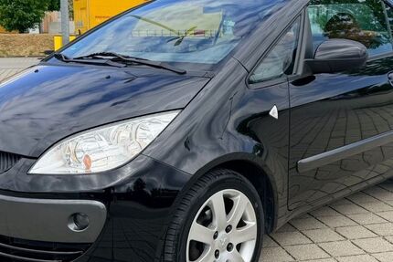 Mitsubishi Colt 82.000 km 3.990 &euro; München 81243
