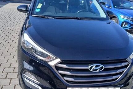 Hyundai TUCSON 127.450 km 11.900 &euro; München 81248