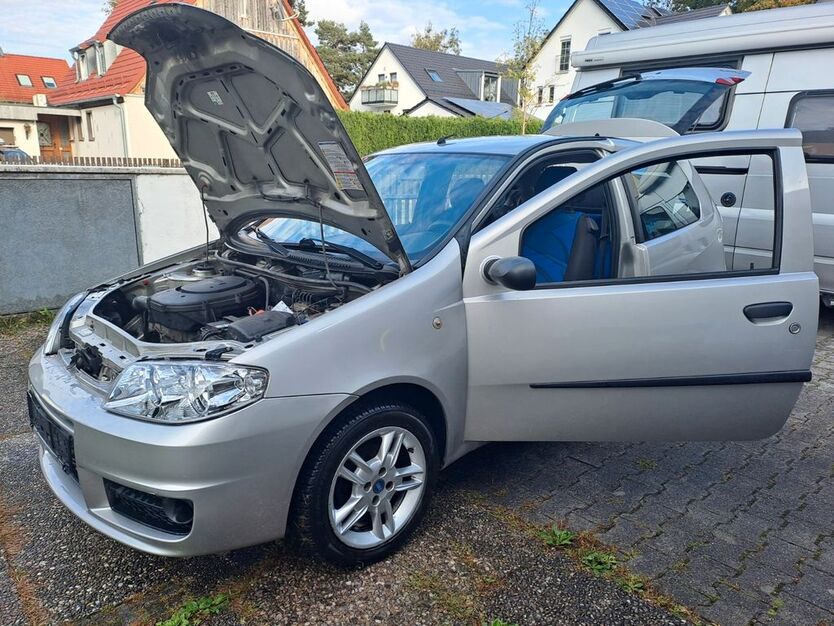 Fiat Punto 132.000 km 1.999 € München 81737