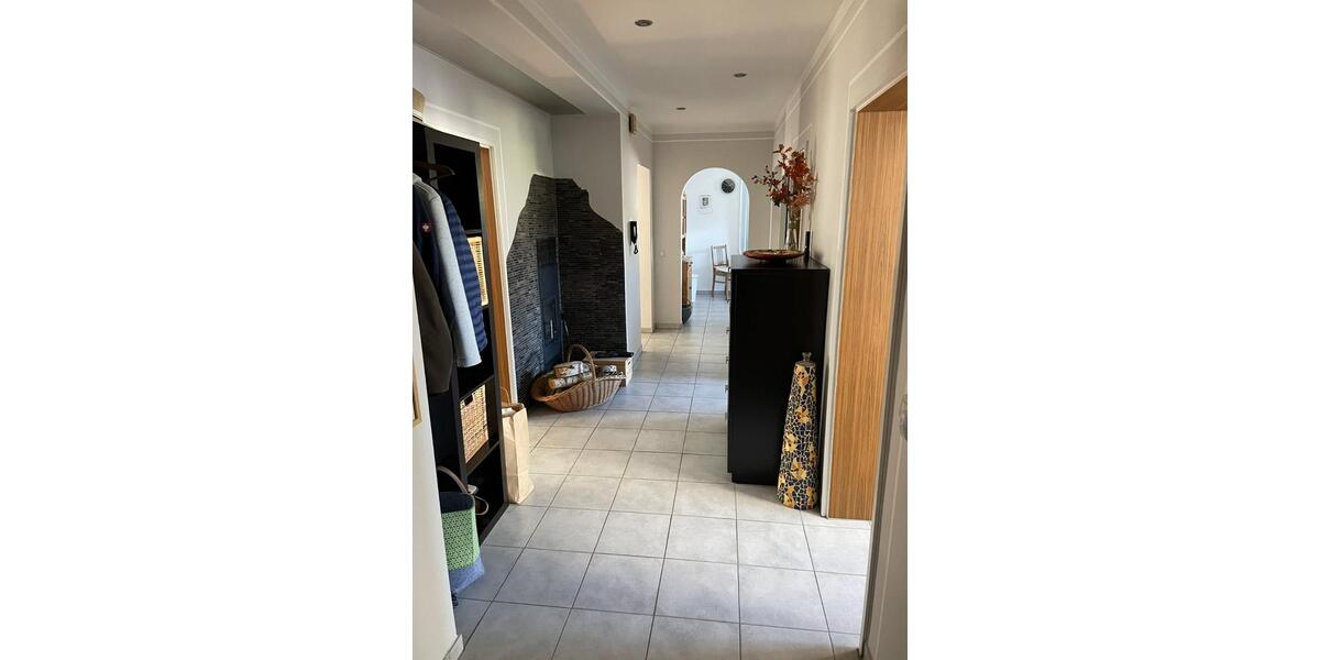 Erdgeschoßwohnung München Allach-Untermenzing - 5 Zimmer, 155 m&sup2;, 3.100&euro; | Angebot:24752689