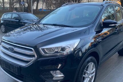 Ford Kuga 118.000 km 9.300 &euro; München 80809