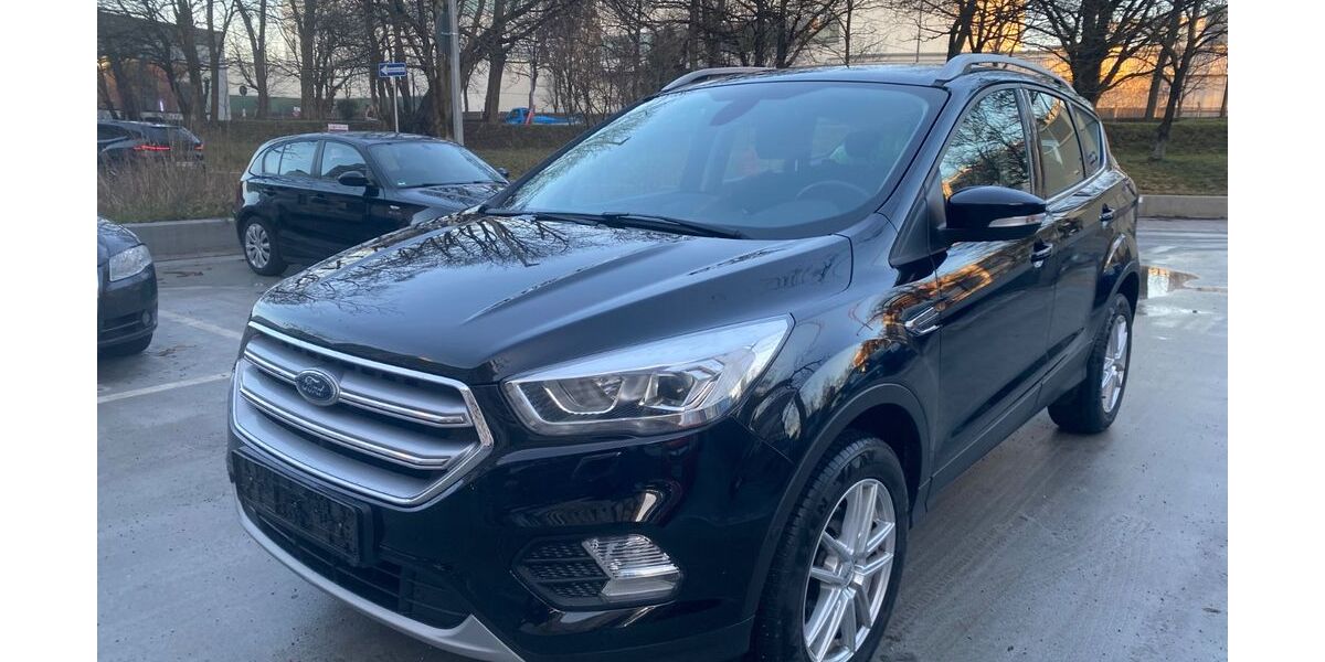 Ford Kuga 118.000 km 9.300 &euro; München 80809