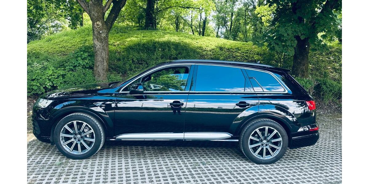 Audi Q7 280.000 km 22.999 &euro; Garching 85748