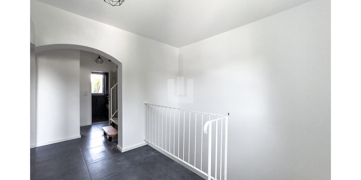 Haus in Haus - hochwertig sanierte Maisonette-Whg. mit drei Balkonen am Ortsrand von Gröbenzell - Maisonettenwohnung Gröbenzell | Angebot:25838795