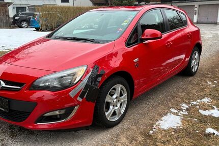 Opel Astra 128.000 km 2.999 &euro; München 81739