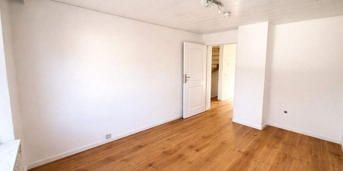 Reihenendhaus Eichenau - 7 Zimmer, 137 m&sup2;, 735.000&euro; | Angebot:25371180
