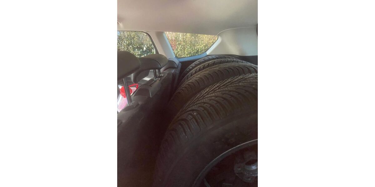 Ford Kuga 229.000 km 8.400 &euro; Fürstenfeldbruck 82256